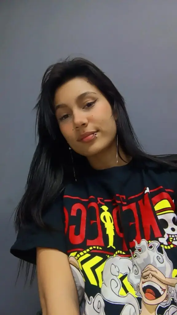 Descubre cómo iniciar tu carrera como modelo webcam en Cali con Virtual Connection Studio: privacidad, altos ingresos y capacitación gratuita.